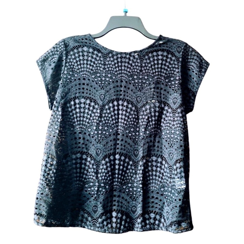 Cynthia‎ Vincent Black Lace Eyelet Cap Sleeve Blouse Button Back Detail Smallt
